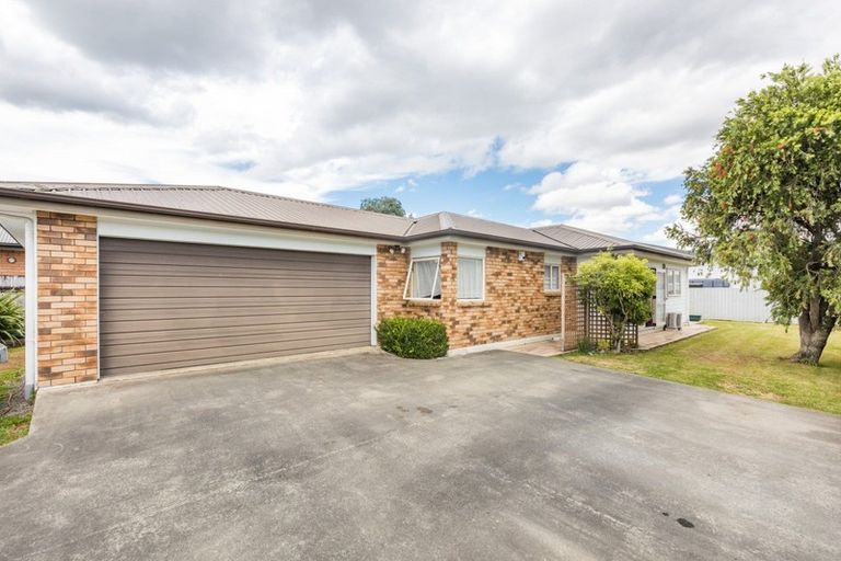 Photo of property in 986 Tremaine Avenue, Roslyn, Palmerston North, 4414
