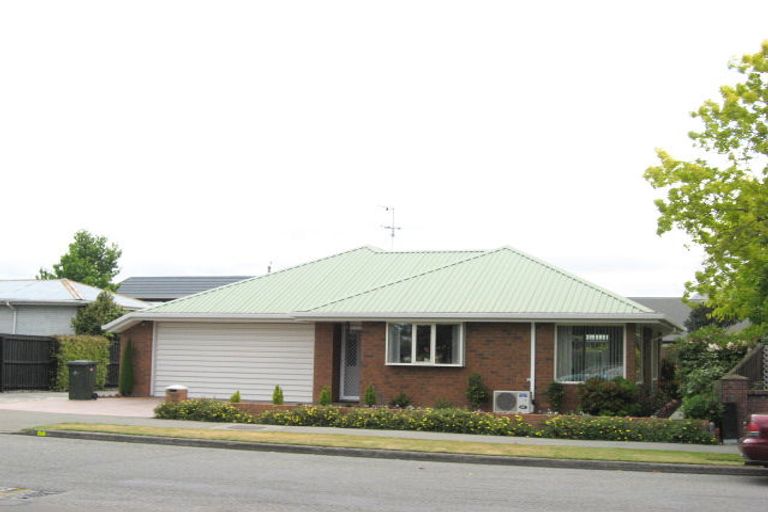 Photo of property in 1/123a Withells Road, Avonhead, Christchurch, 8042