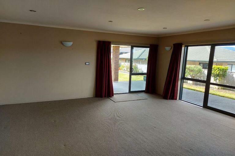 Photo of property in 50 Percy Kinsman Crescent, Riverstone Terraces, Upper Hutt, 5018