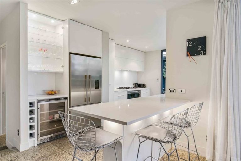 Photo of property in 4a Norwood Road, Bayswater, Auckland, 0622