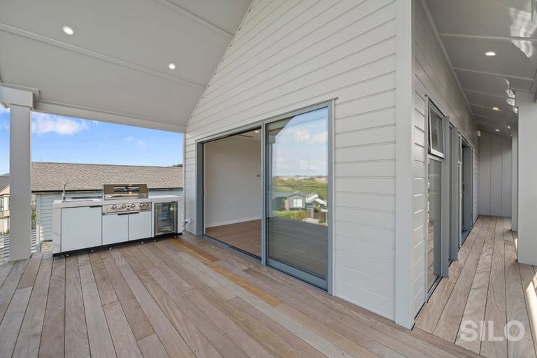Photo of property in 35 Kikorangi Drive, Wainui, 0992