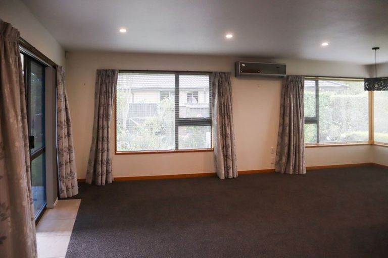 Photo of property in 11 Amdale Avenue, Broomfield, Christchurch, 8042