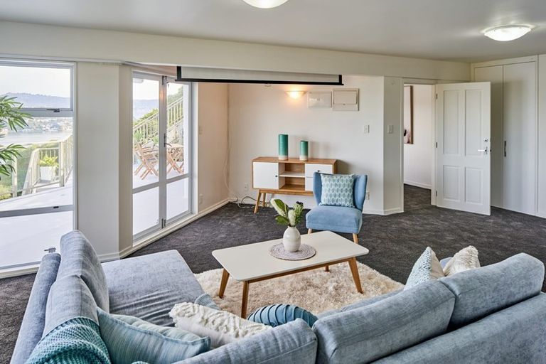 Photo of property in 11 Countess Close, Maupuia, Wellington, 6022