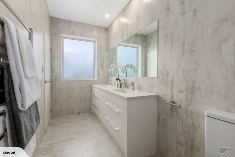 Photo of property in 98 Godfrey Drive, Orewa, 0931