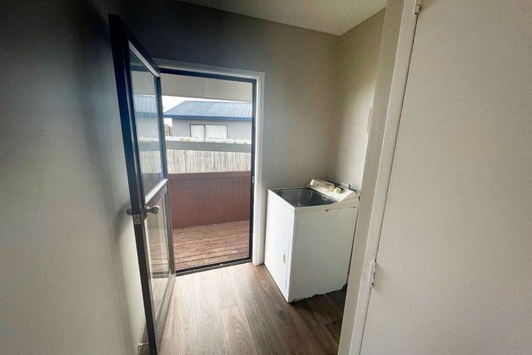 Photo of property in 3/10 Solveig Place, Randwick Park, Auckland, 2105