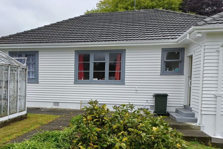Photo of property in 14 Oxford Crescent, Ebdentown, Upper Hutt, 5018