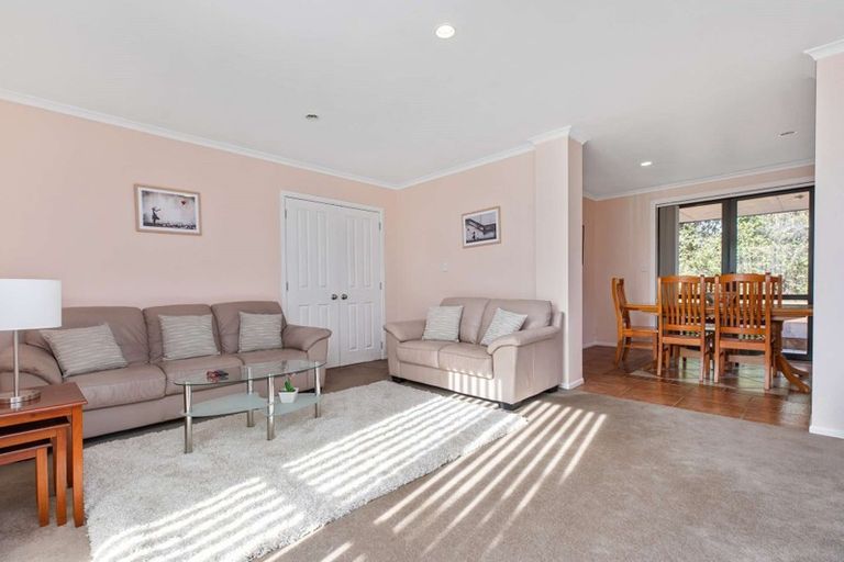 Photo of property in 10 Redcastle Drive, East Tamaki, Auckland, 2013