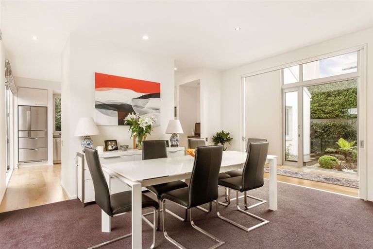 Photo of property in 22 Thornycroft Street, Fendalton, Christchurch, 8052