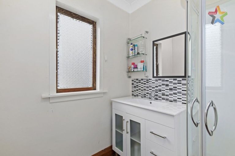 Photo of property in 457 Stokes Valley Road, Stokes Valley, Lower Hutt, 5019