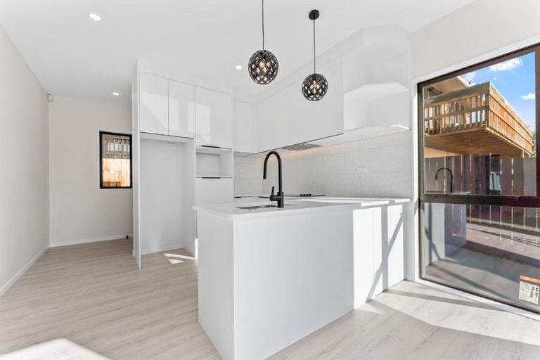 Photo of property in 19b Red Beach Road, Red Beach, 0932