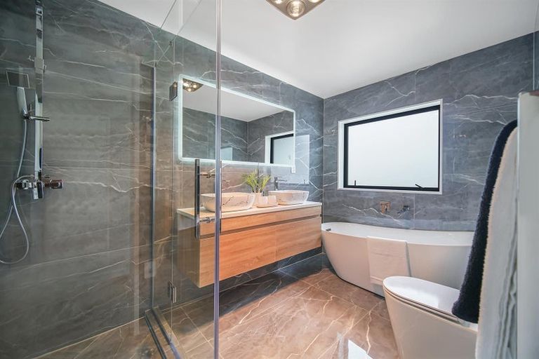 Photo of property in 16 Lumber Rise, Swanson, Auckland, 0614