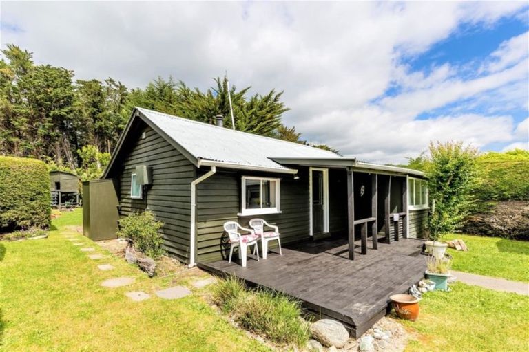 Photo of property in 11 Kiwi Avenue, Waikuku Beach, 7473