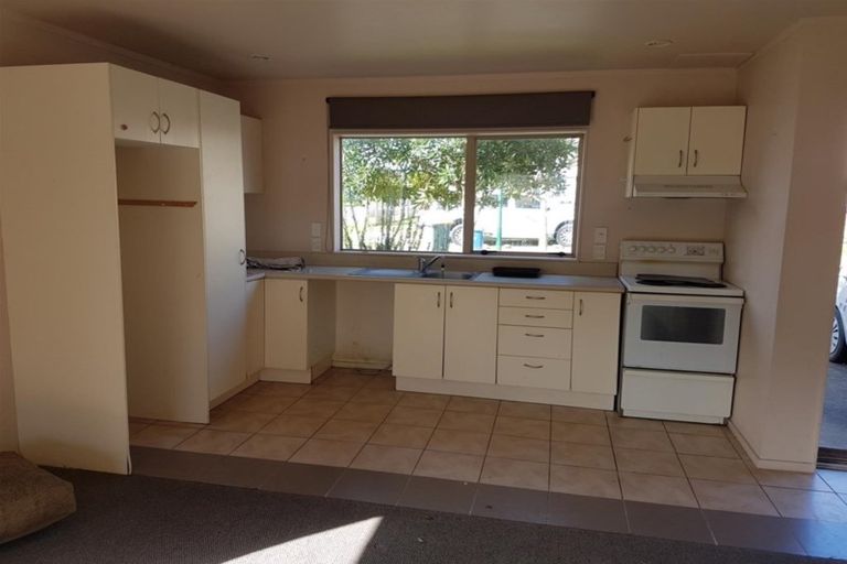 Photo of property in 14 Gina Avenue, Ranui, Auckland, 0612