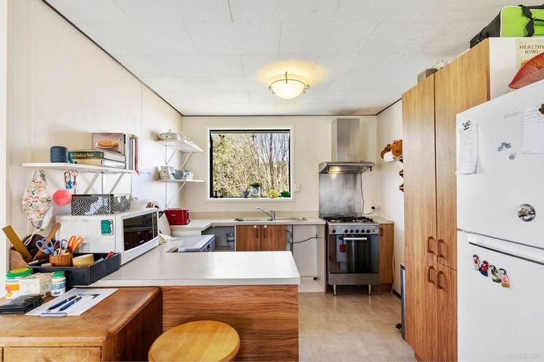 Photo of property in 15 Kotinga Avenue, Glen Eden, Auckland, 0602