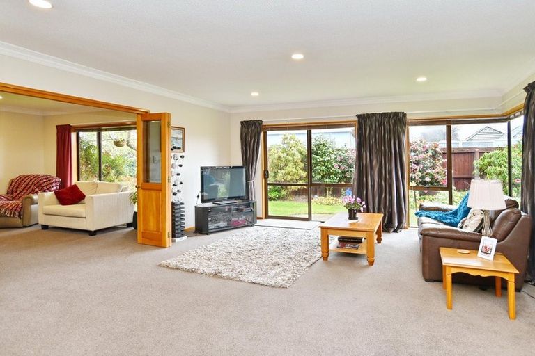 Photo of property in 78 Regency Crescent, Redwood, Christchurch, 8051