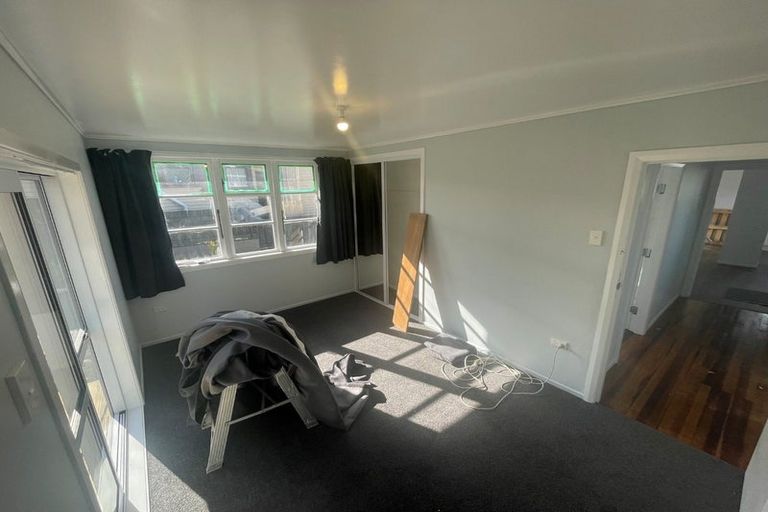 Photo of property in 77 Mould Street, Waitara, 4320