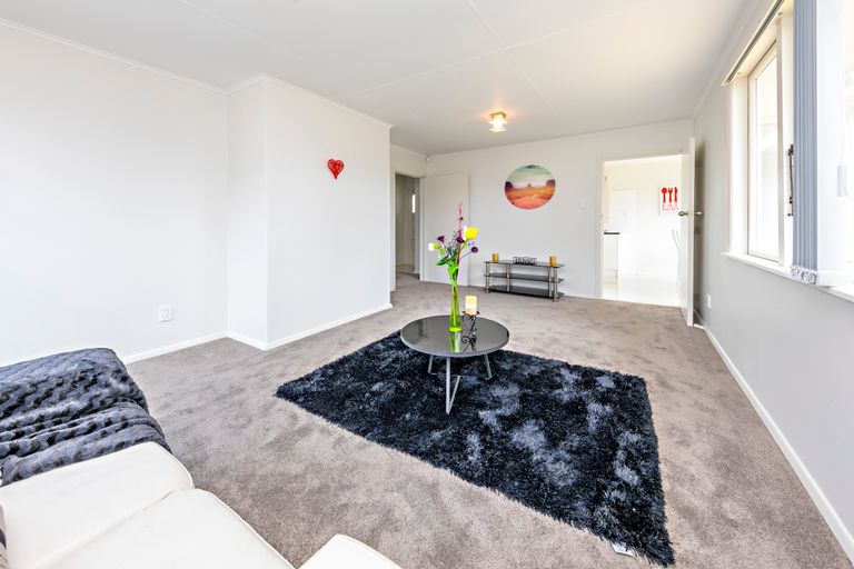 Photo of property in 7 Fairey Place, Mangere, Auckland, 2022