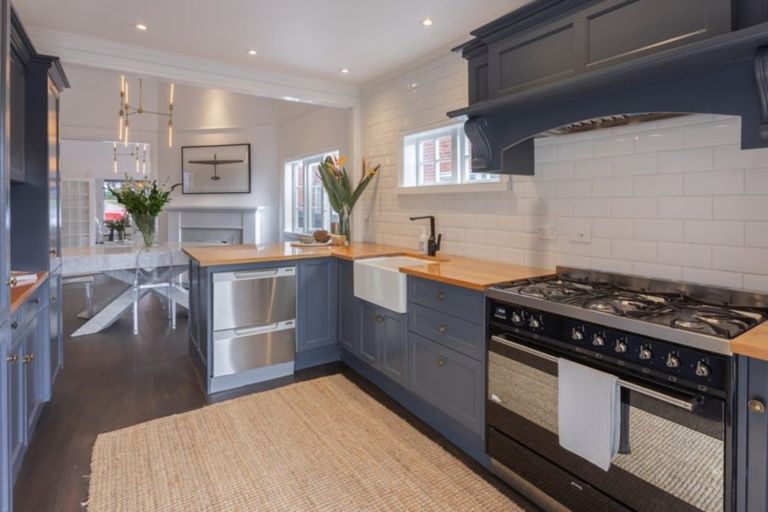 Photo of property in 2/2 Calliope Road, Devonport, Auckland, 0624