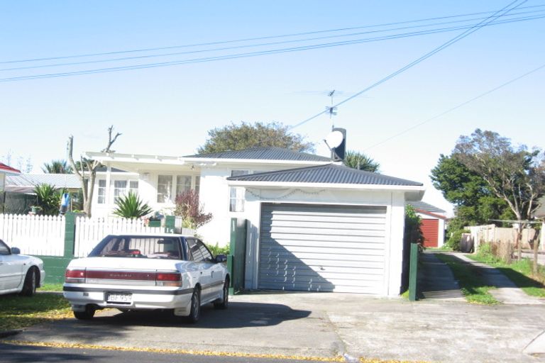 Photo of property in 2/15 Kent Road, Manurewa, Auckland, 2102