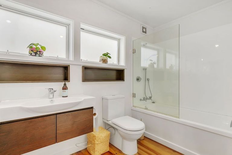 Photo of property in 4 Stephen Street, Tawa, Wellington, 5028