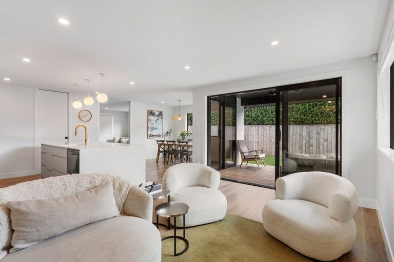Photo of property in 15 Bellamont Street, Kumeu, 0810