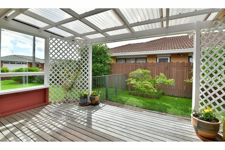 Photo of property in 29 Edward Avenue, Orewa, 0931