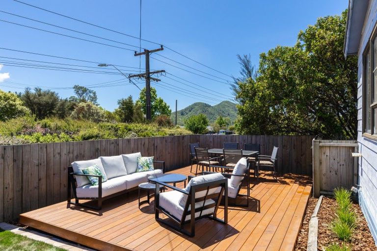 Photo of property in 168 Waikawa Road, Picton, 7220