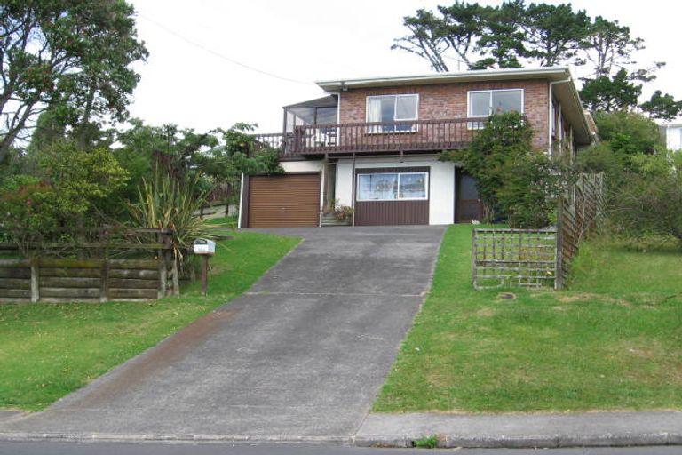 Photo of property in 1/18 Mizpah Road, Torbay, Auckland, 0630