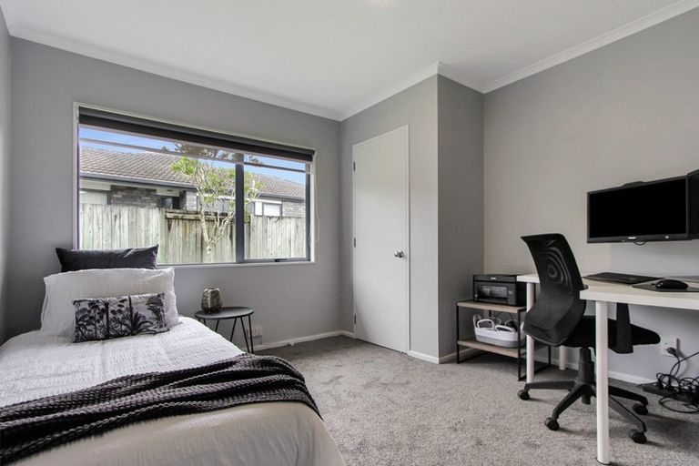 Photo of property in 17 Edward Payton Grove, Pukehangi, Rotorua, 3015