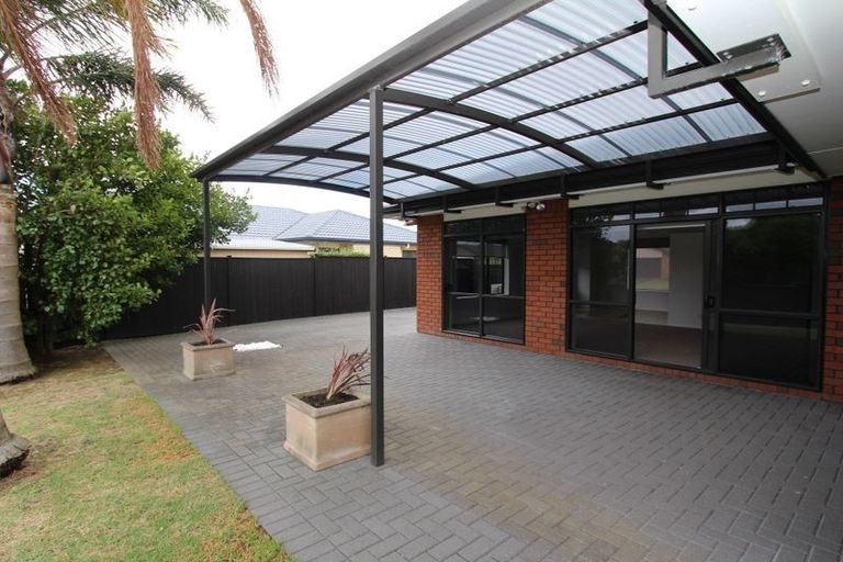 Photo of property in 38 Sandwick Drive, Weymouth, Auckland, 2103