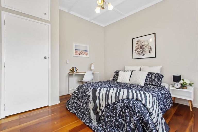 Photo of property in 1/16 Reeves Road, Pakuranga, Auckland, 2010