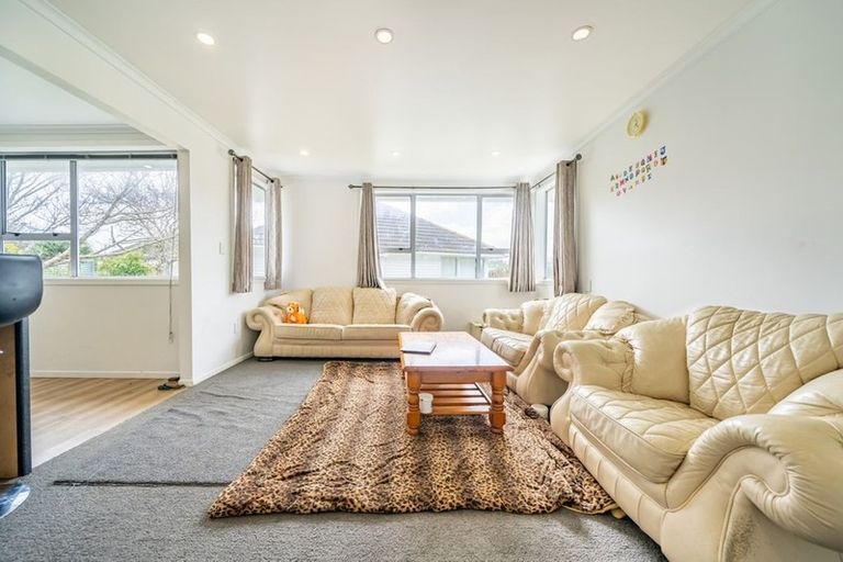 Photo of property in 12 Mexted Crescent, Ranui, Porirua, 5024