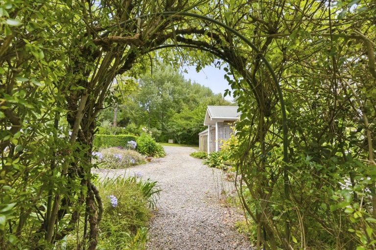 Photo of property in 19 Hadfield Road, Peka Peka, Waikanae, 5391