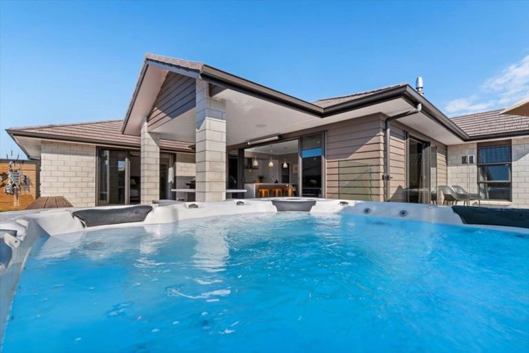 Photo of property in 6 Donelle Place, Te Puke, 3119