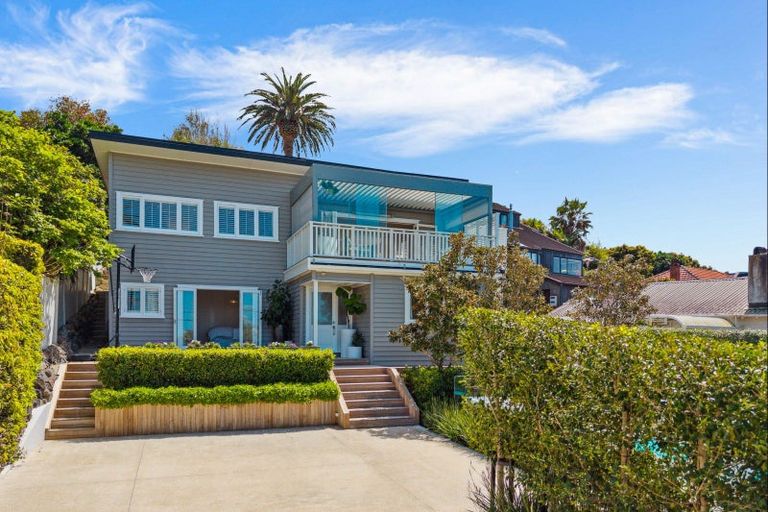 Photo of property in 8 Alfred Street, Northcote Point, Auckland, 0627