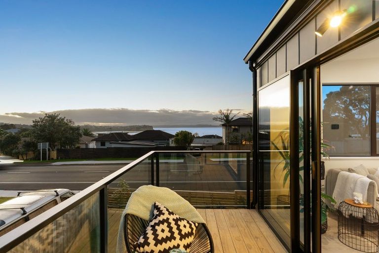 Photo of property in 937c Whangaparaoa Road, Manly, Whangaparaoa, 0930