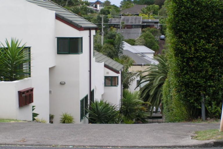Photo of property in 2/17 Hart Road, Hauraki, Auckland, 0622