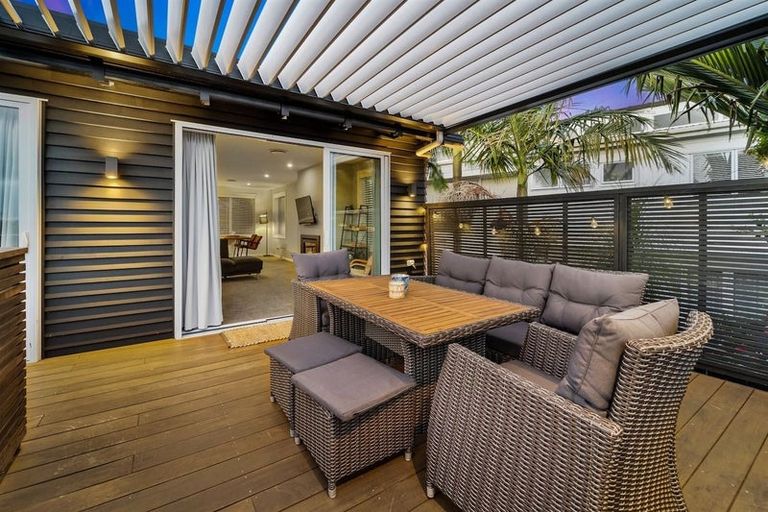 Photo of property in 2/31 Heathcote Road, Castor Bay, Auckland, 0620