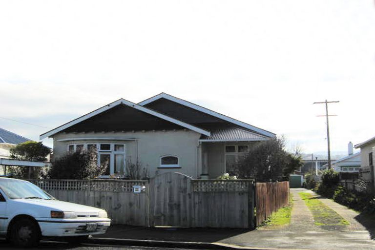 Photo of property in 28 Hargest Crescent, Saint Kilda, Dunedin, 9012