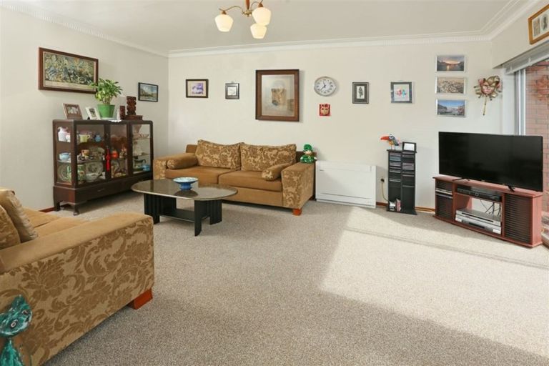 Photo of property in 5/1 Takapu Street, Henderson, Auckland, 0612