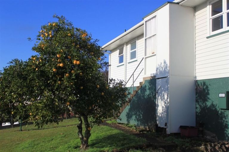 Photo of property in 14 Adams Place, Te Kamo, Whangarei, 0112