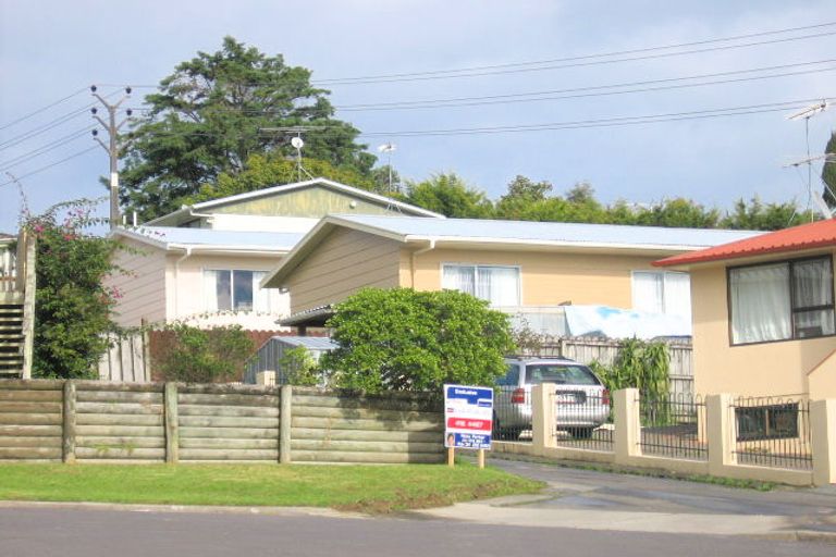 Photo of property in 45 Lilburn Crescent, Massey, Auckland, 0614