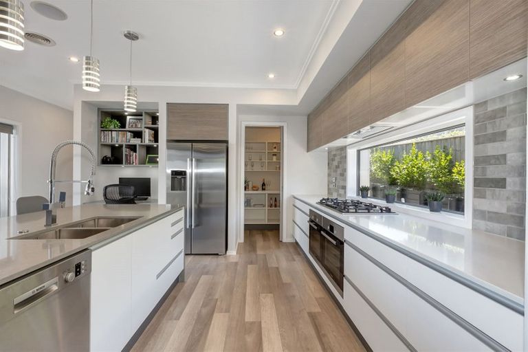 Photo of property in 72 Endeavour Drive, Whitby, Porirua, 5024