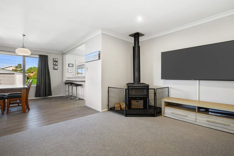 Photo of property in 36 Appleby Crescent, Burnside, Christchurch, 8053