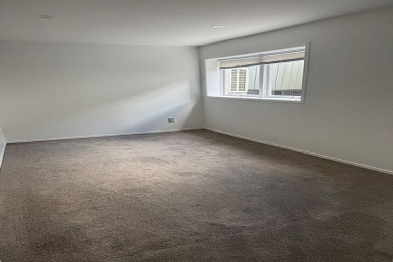 Photo of property in 51 Bradbury Road, Botany Downs, Auckland, 2010