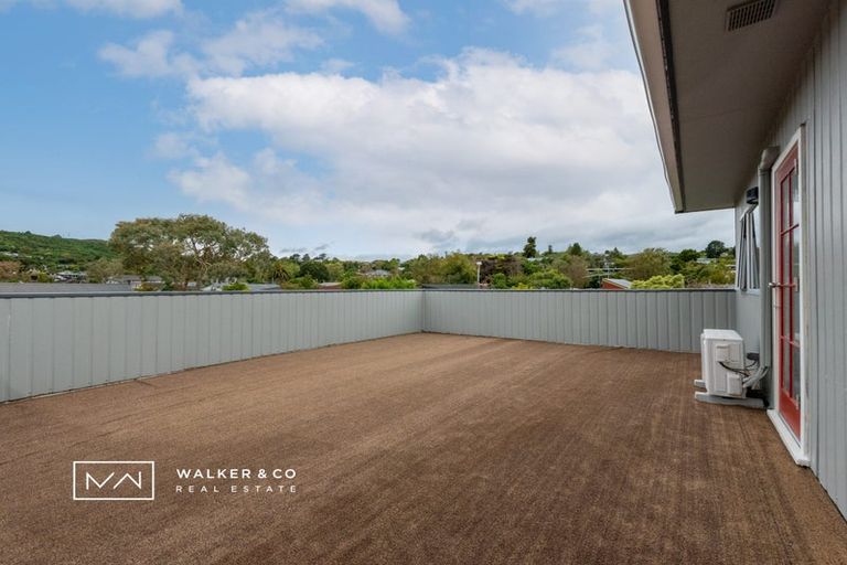 Photo of property in 1 Roband Crescent, Brown Owl, Upper Hutt, 5018