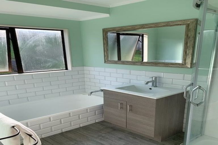 Photo of property in 20 Amery Place, West Harbour, Auckland, 0618