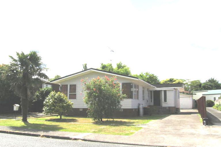 Photo of property in 13 Salamanca Road, Sunnynook, Auckland, 0620