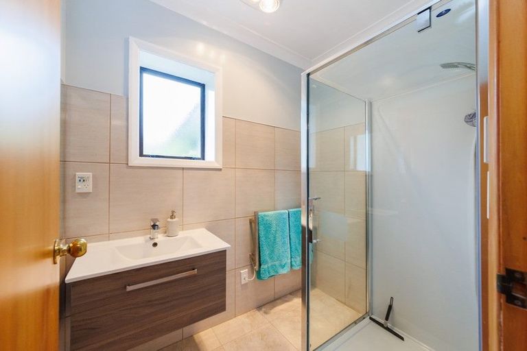 Photo of property in 5 Ashburn Lane, Awapuni, Palmerston North, 4412