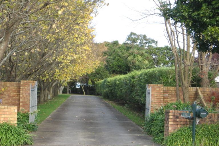 Photo of property in 5 Tington Avenue, Wattle Downs, Auckland, 2103